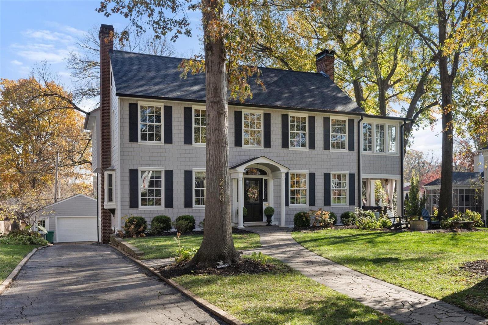 220 Blackmer Place Webster Groves, MO 63119 - Photo 2 of 37