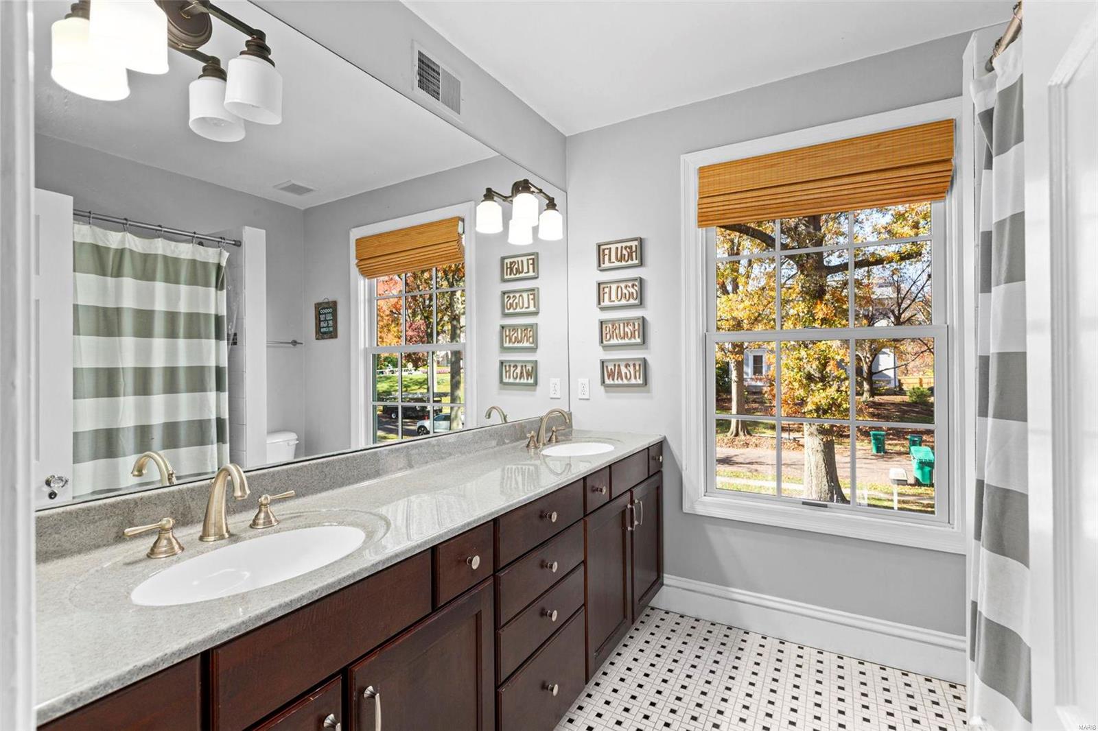 220 Blackmer Place Webster Groves, MO 63119 - Photo 27 of 37