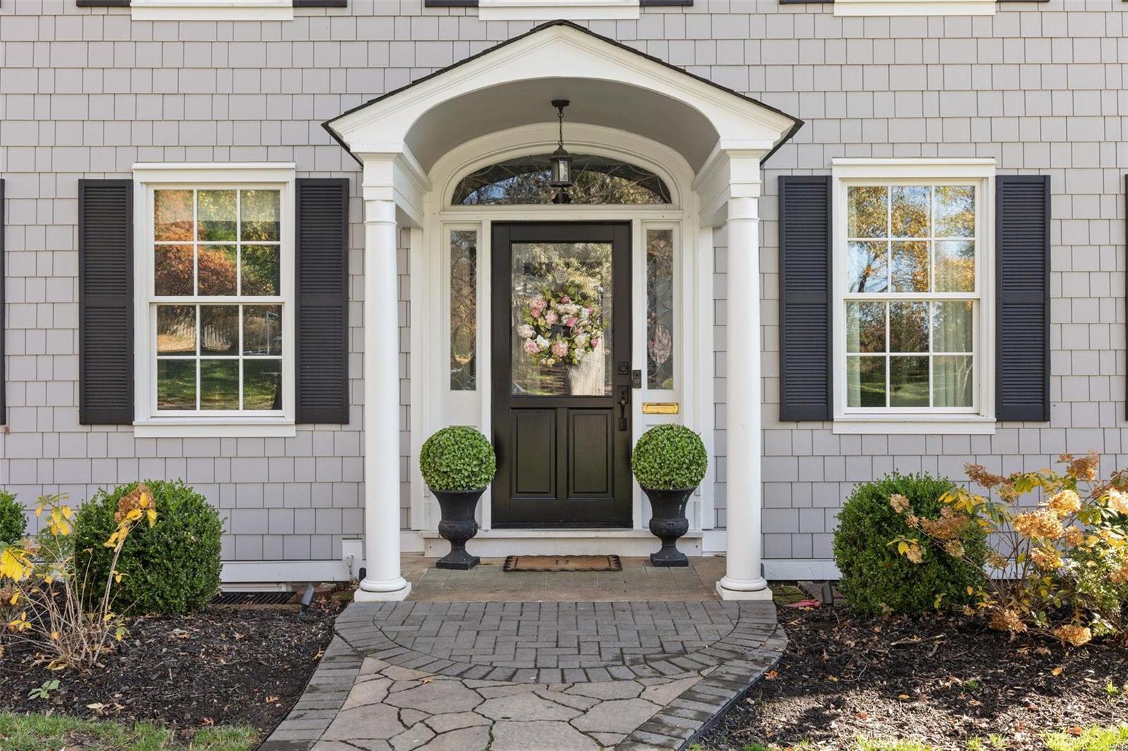 220 Blackmer Place Webster Groves, MO 63119 - Photo 3 of 37