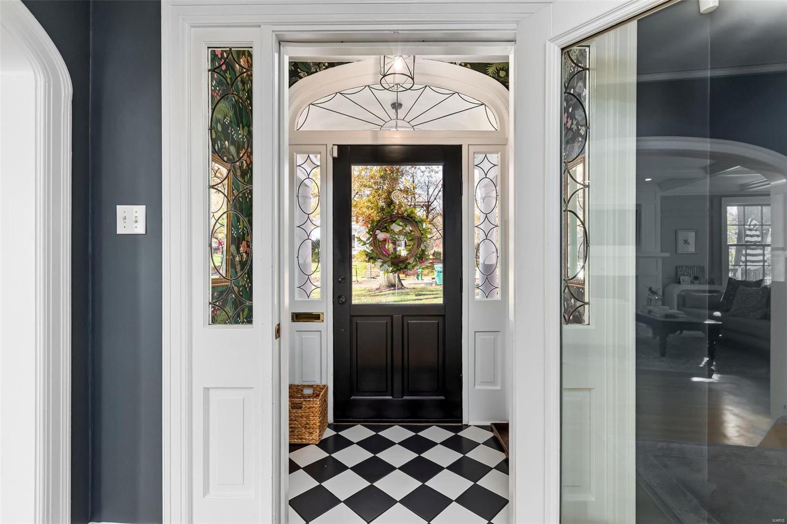 220 Blackmer Place Webster Groves, MO 63119 - Photo 4 of 37