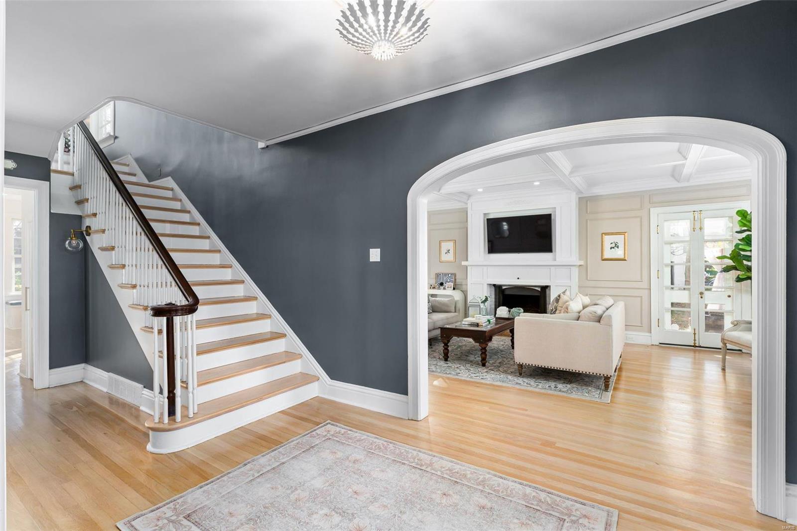 220 Blackmer Place Webster Groves, MO 63119 - Photo 5 of 37