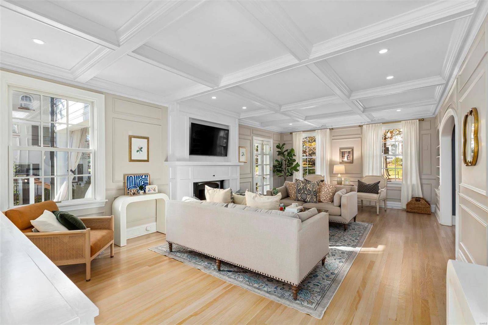 220 Blackmer Place Webster Groves, MO 63119 - Photo 6 of 37