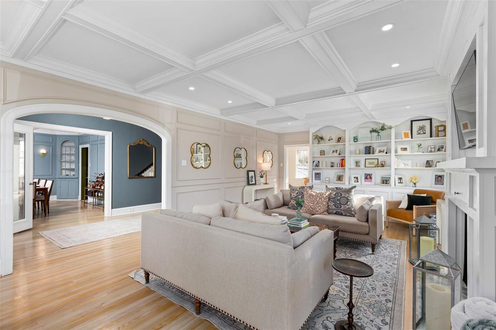 220 Blackmer Place Webster Groves, MO 63119 - Photo 7 of 37