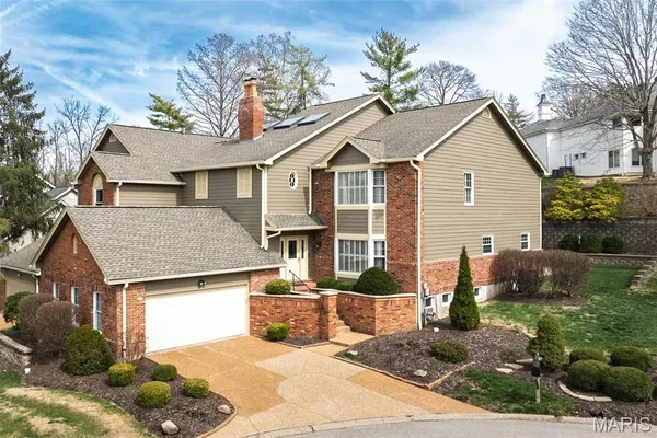$589,000 | 14380 Cedar Springs Drive, Chesterfield, MO 63017