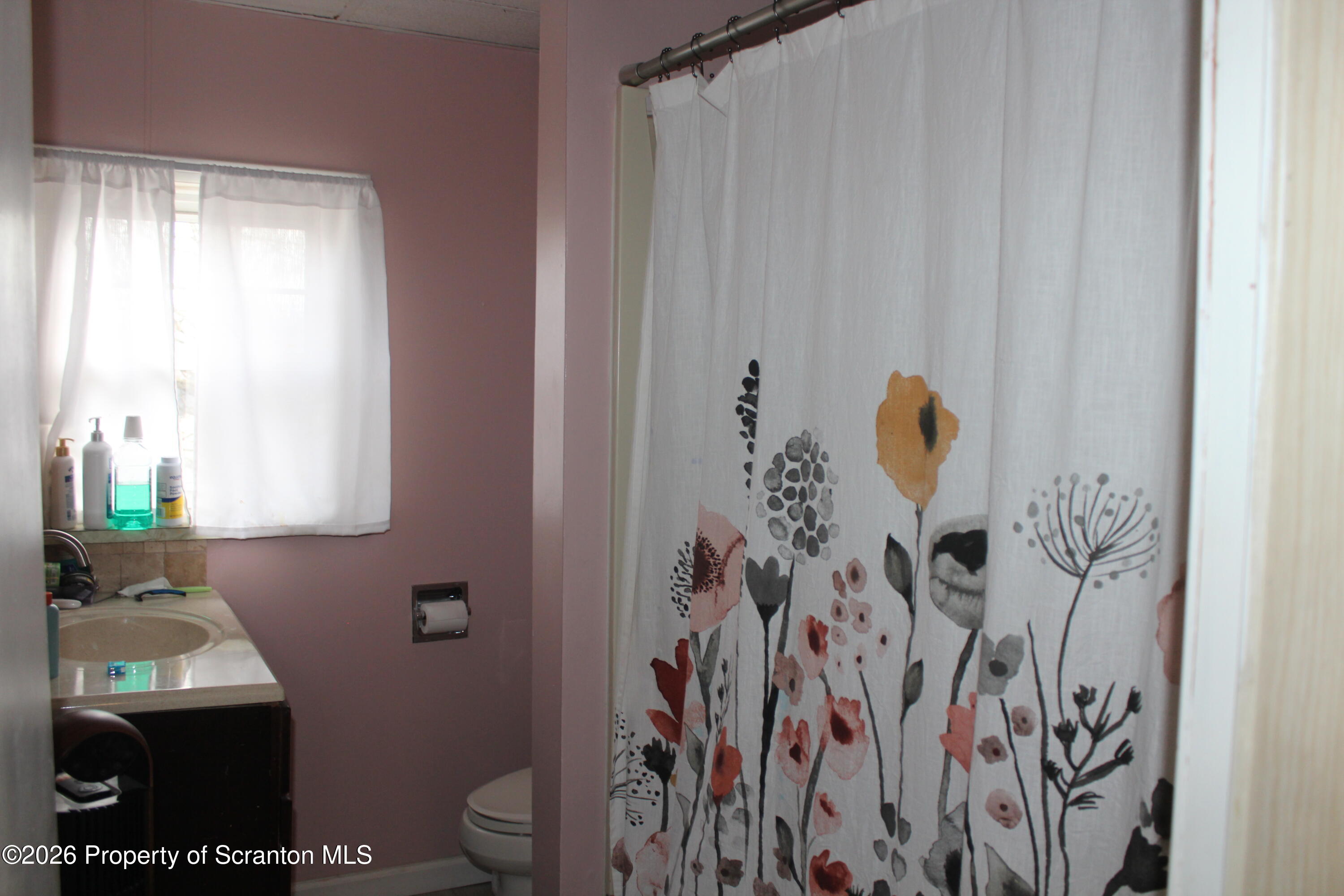 114 North Sumner Avenue Scranton, PA 18504 - Photo 21 of 50 Full Bathroom