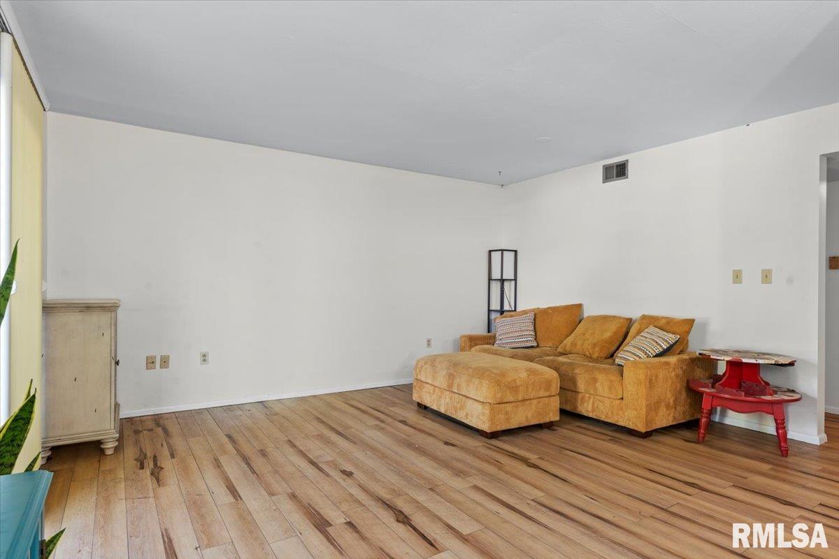 2650 Cooper Avenue, Unit 101 Springfield, IL 62704 - Photo 10 of 35 Gallery Image 10