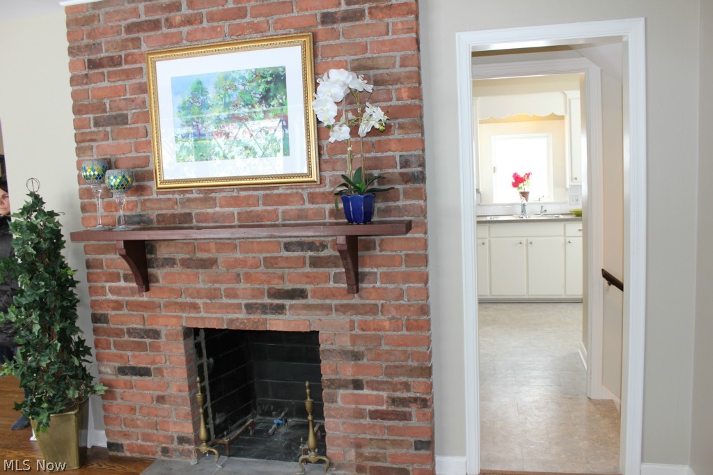 2908 Coleridge Road Cleveland, OH 44118 - Photo 4 of 19