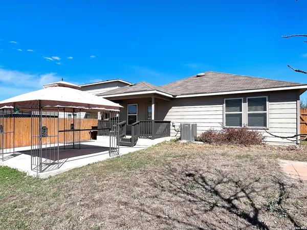 $1,700 | 11836 Silver Chase, San Antonio, TX 78254