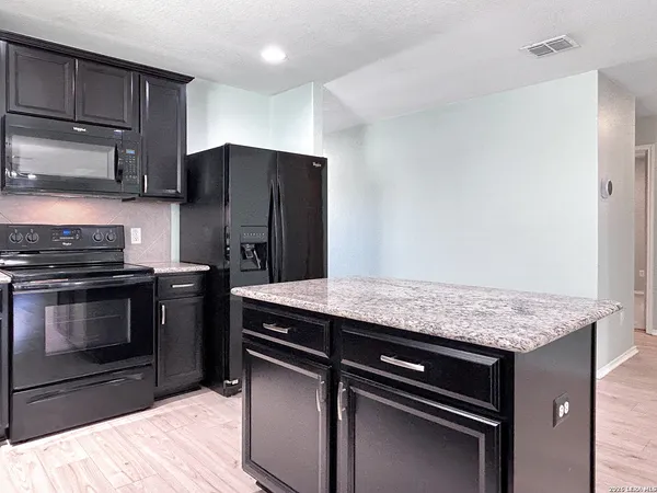 $1,700 | 11836 Silver Chase, San Antonio, TX 78254