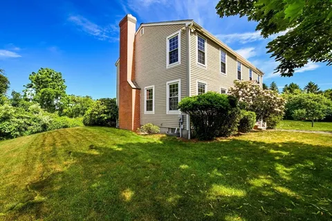 $1,050,000 | 18 Stratford Drive, Dartmouth, MA 02747