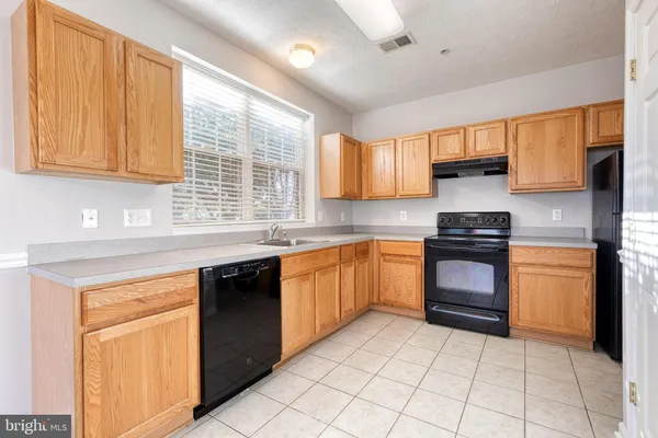 $2,100 | 747 Heather Stone Loop, Unit 87, Glen Burnie, MD 21061