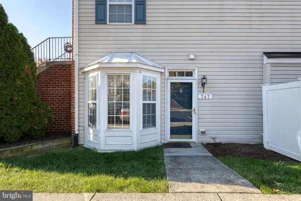 $2,100 | 747 Heather Stone Loop, Unit 87, Glen Burnie, MD 21061