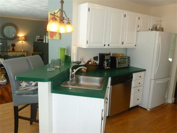 286 Acropolis Road Lowell, MA 01854 - Photo 2 of 30