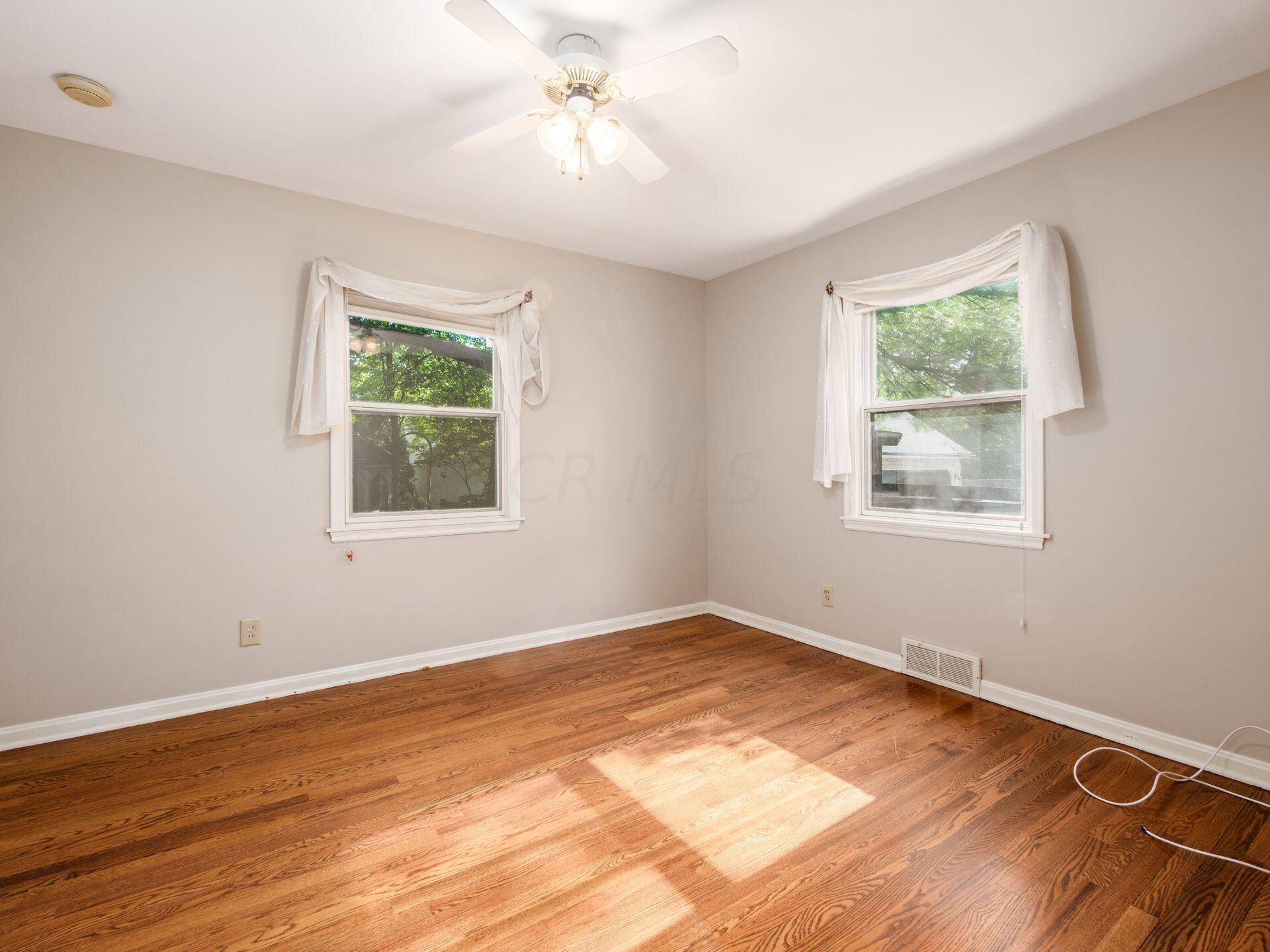 2219 Edington Road Columbus, OH 43221 - Photo 22 of 47 1st Floor Bedroom 2