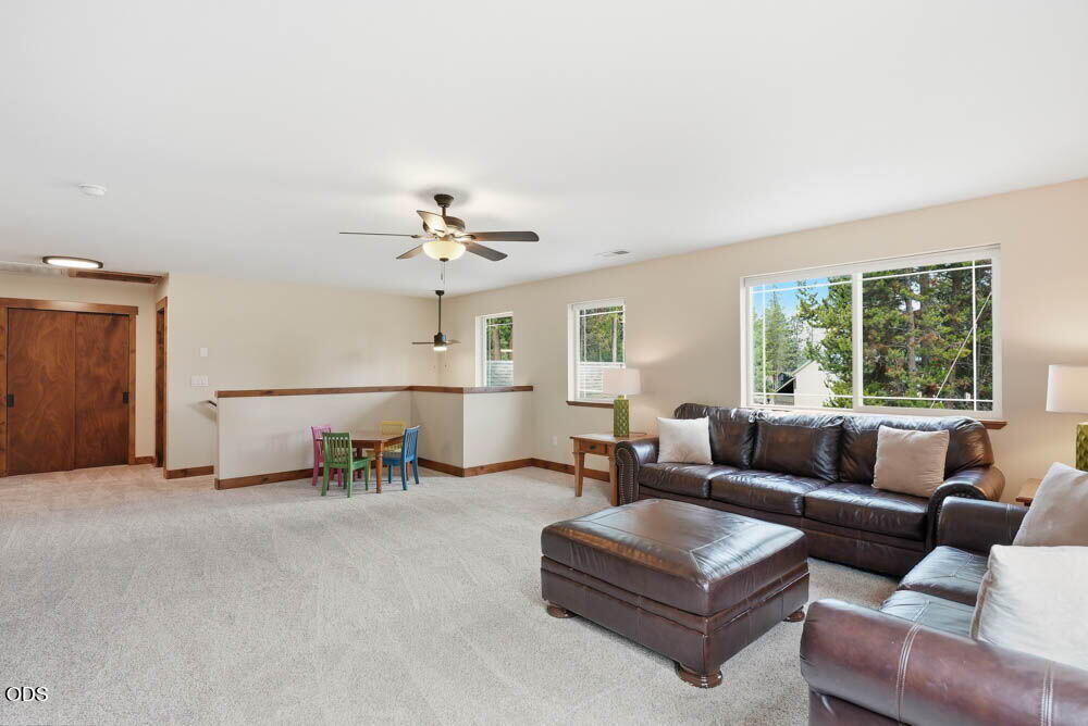 56058 Snow Goose Road Bend, OR 97707 - Photo 24 of 47