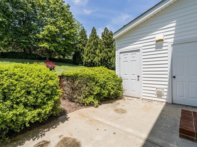 5404 Goldenglow Way Raleigh, NC 27606 - Photo 22 of 28 Patio