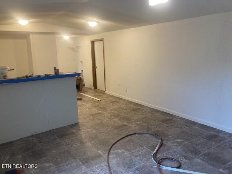 223 Crowder Road Madisonville, TN 37354 - Photo 4 of 14