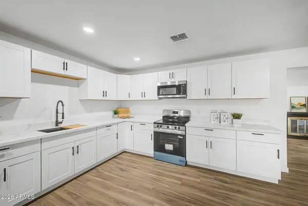 $465,000 | 3210 North 49th Avenue, Phoenix, AZ 85031