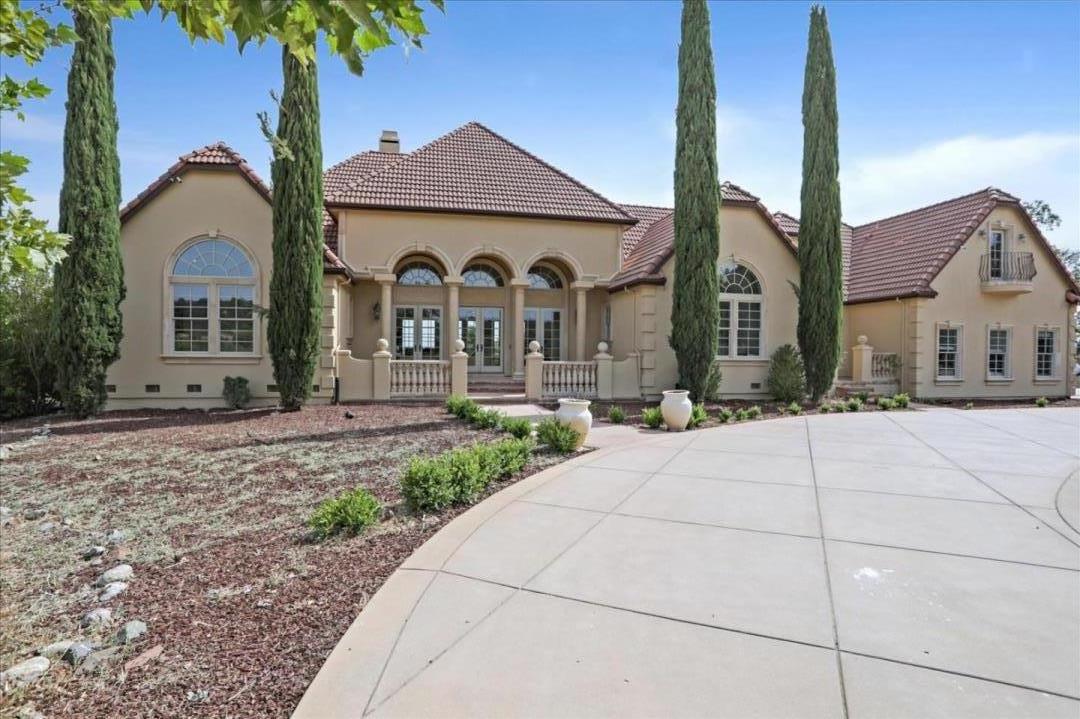 1120 Wallace Road Placerville, CA 95667 - Photo 1 of 70 a front view of a house with garden