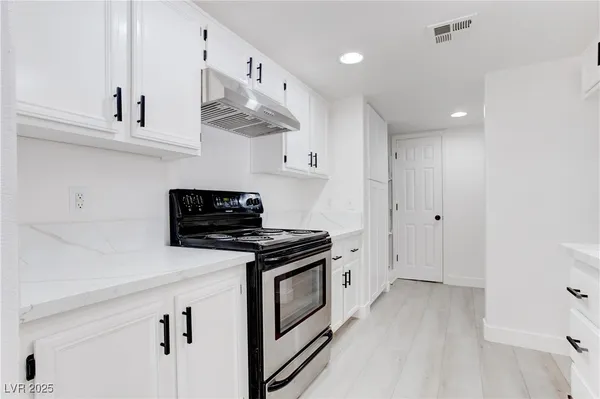 $148,900 | 5792 Ambassador Avenue, Unit 102, Las Vegas, NV 89122