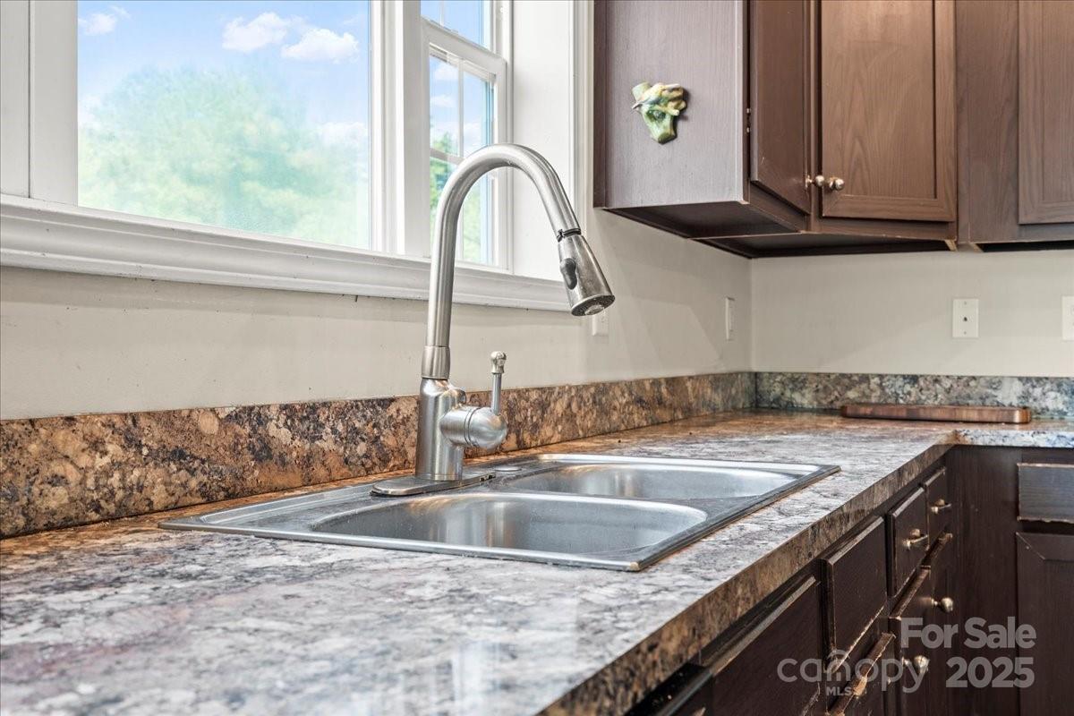 212 Johnson Park Road Chesterfield, SC 29709 - Photo 10 of 48