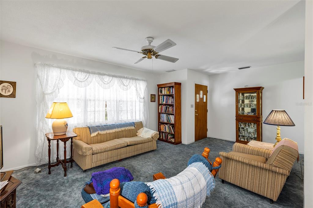 11207 Roberson Road Ocoee, FL 34761 - Photo 11 of 15 Front Living room