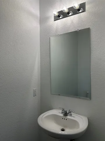 $2,150 | 253 Redonda Drive, Liberty Hill, TX 78642