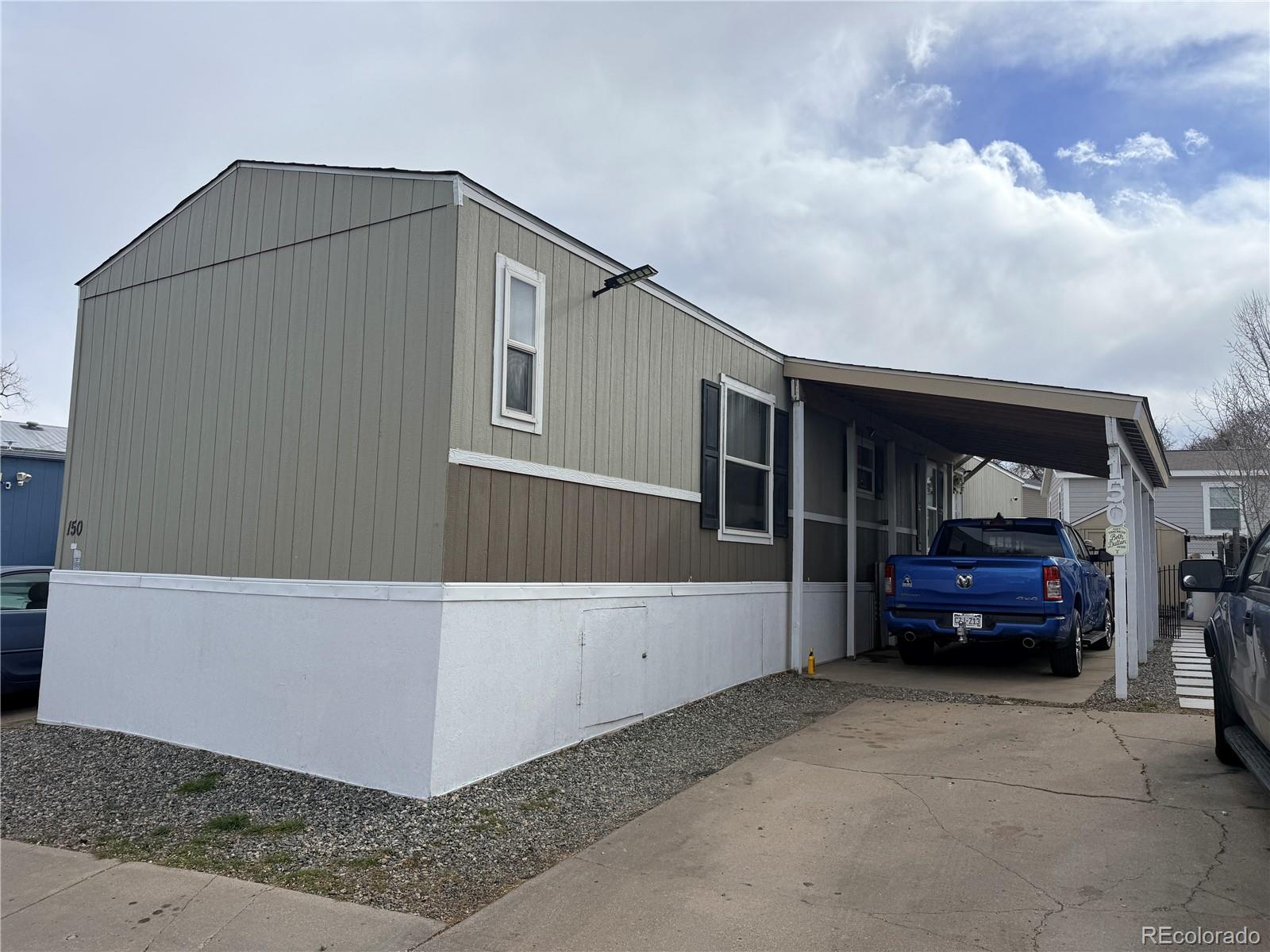 10201 Riverdale Road Thornton, CO 80229 - Photo 1 of 36