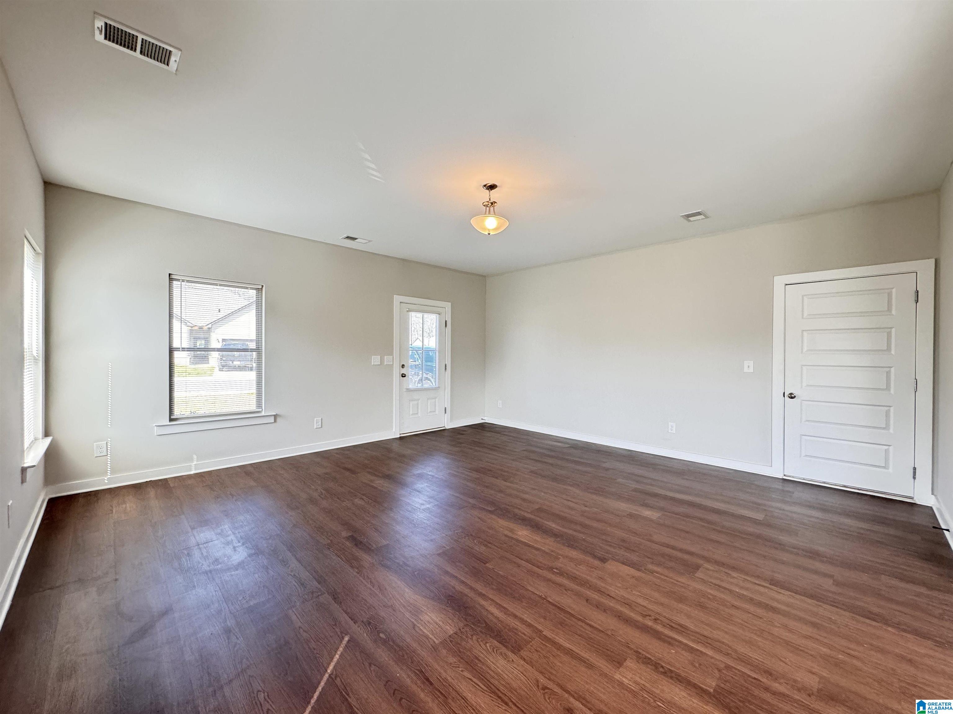 100 Ballington Way Clanton, AL 35045 - Photo 3 of 17