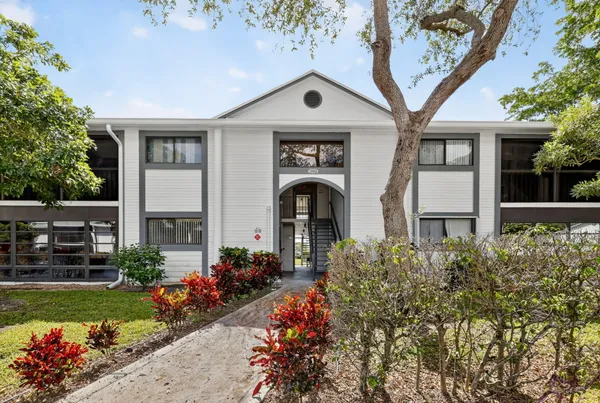 $195,000 | 15453 Lakes Of Delray Boulevard, Unit 207, Delray Beach, FL 33484