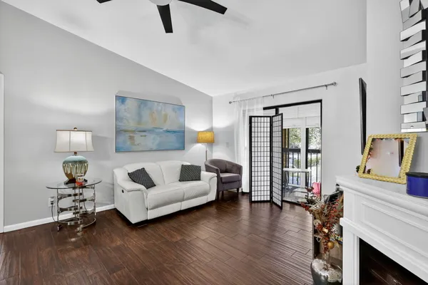 $195,000 | 15453 Lakes Of Delray Boulevard, Unit 207, Delray Beach, FL 33484