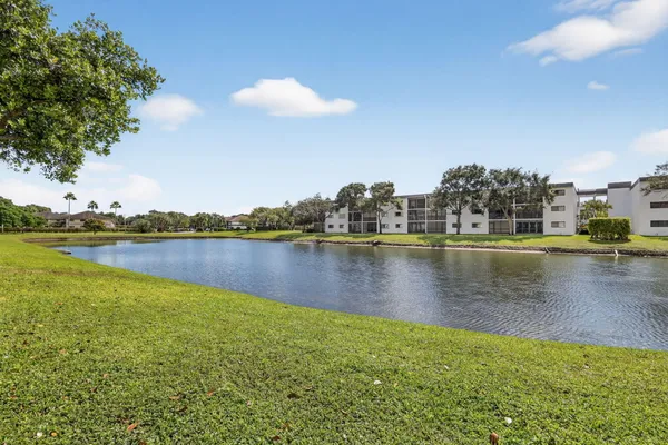$195,000 | 15453 Lakes Of Delray Boulevard, Unit 207, Delray Beach, FL 33484