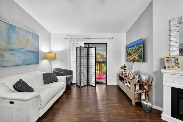 $195,000 | 15453 Lakes Of Delray Boulevard, Unit 207, Delray Beach, FL 33484