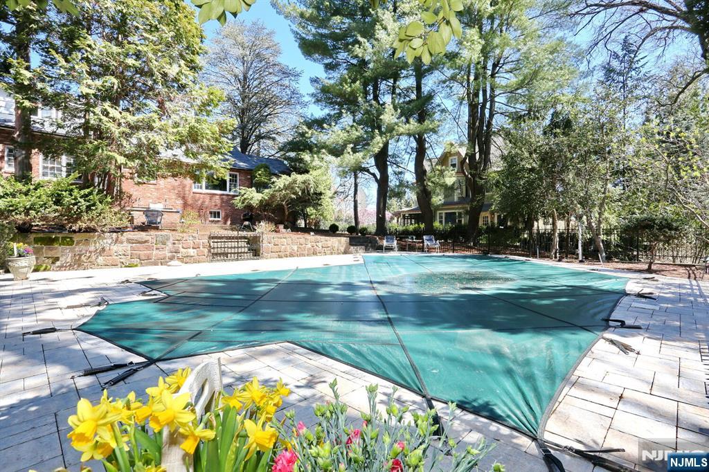 328 West Ridgewood Avenue Ridgewood, NJ 07450 - Photo 47 of 49