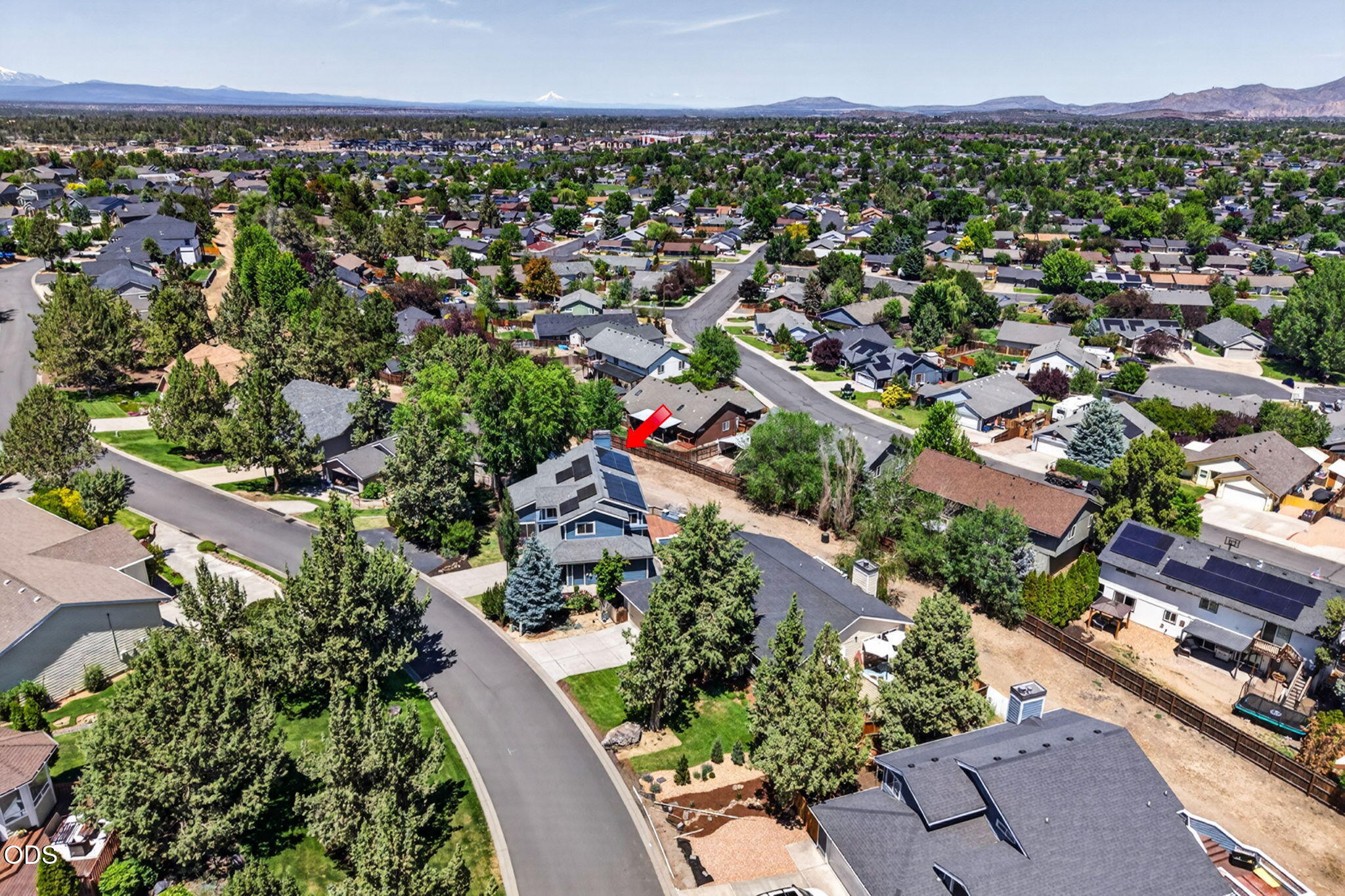 2486 Southwest Valleyview Drive Redmond, OR 97756 - Photo 52 of 55 an aerial view of a city