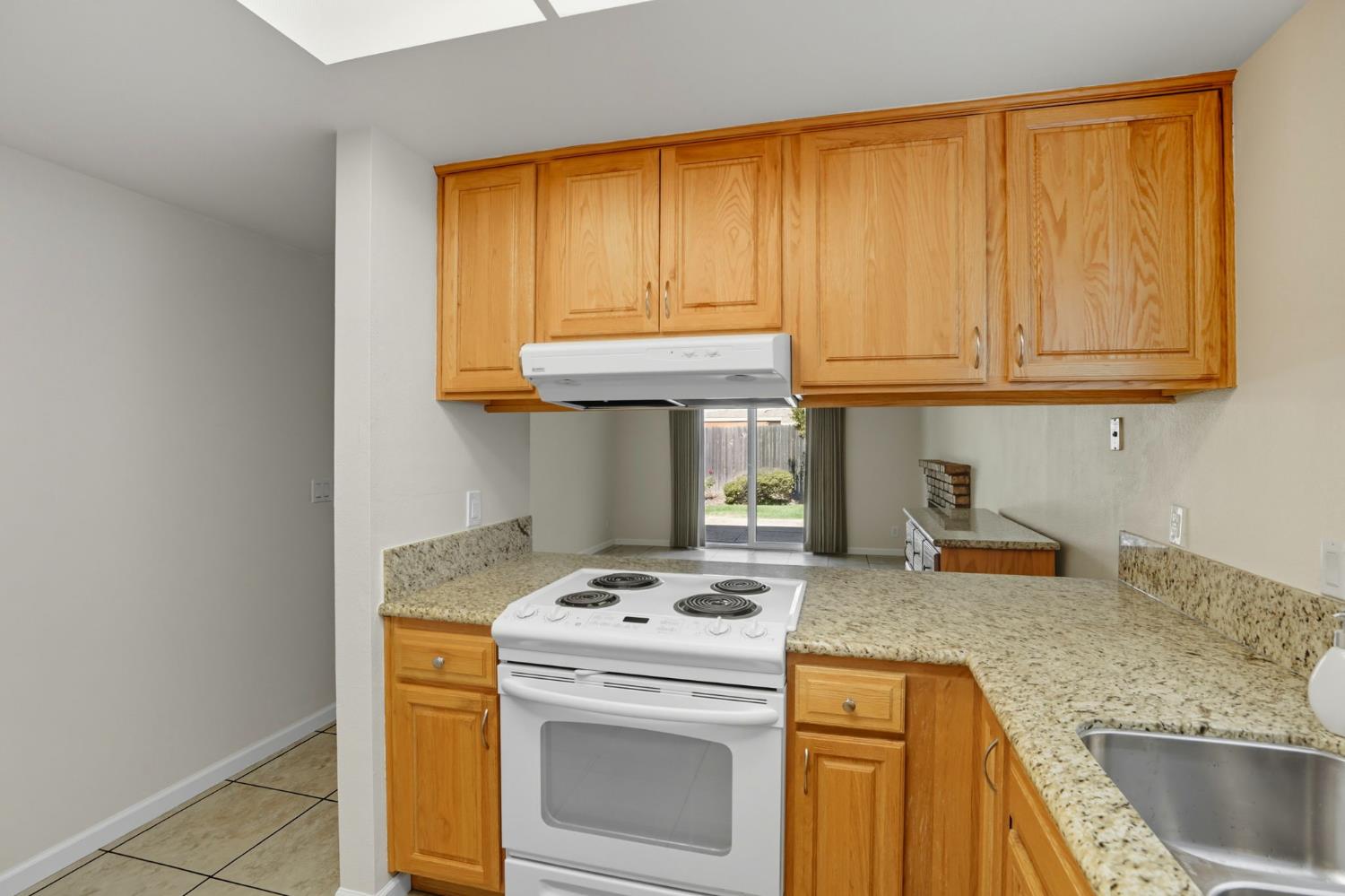 9057 Caldera Way Sacramento, CA 95826 - Photo 24 of 52