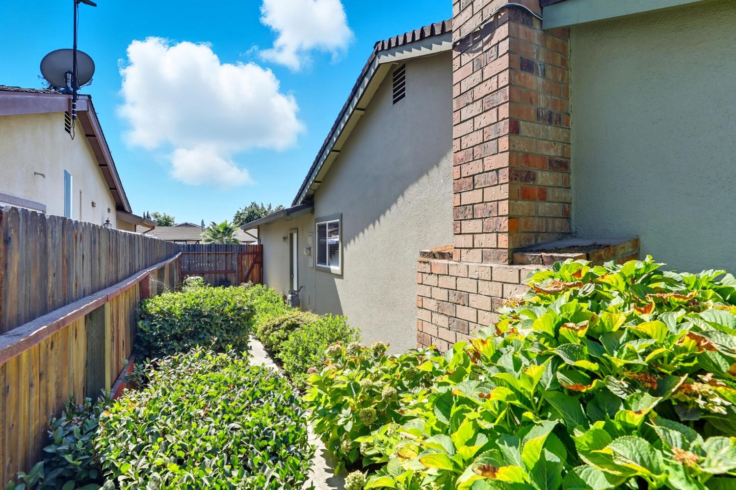 9057 Caldera Way Sacramento, CA 95826 - Photo 48 of 52