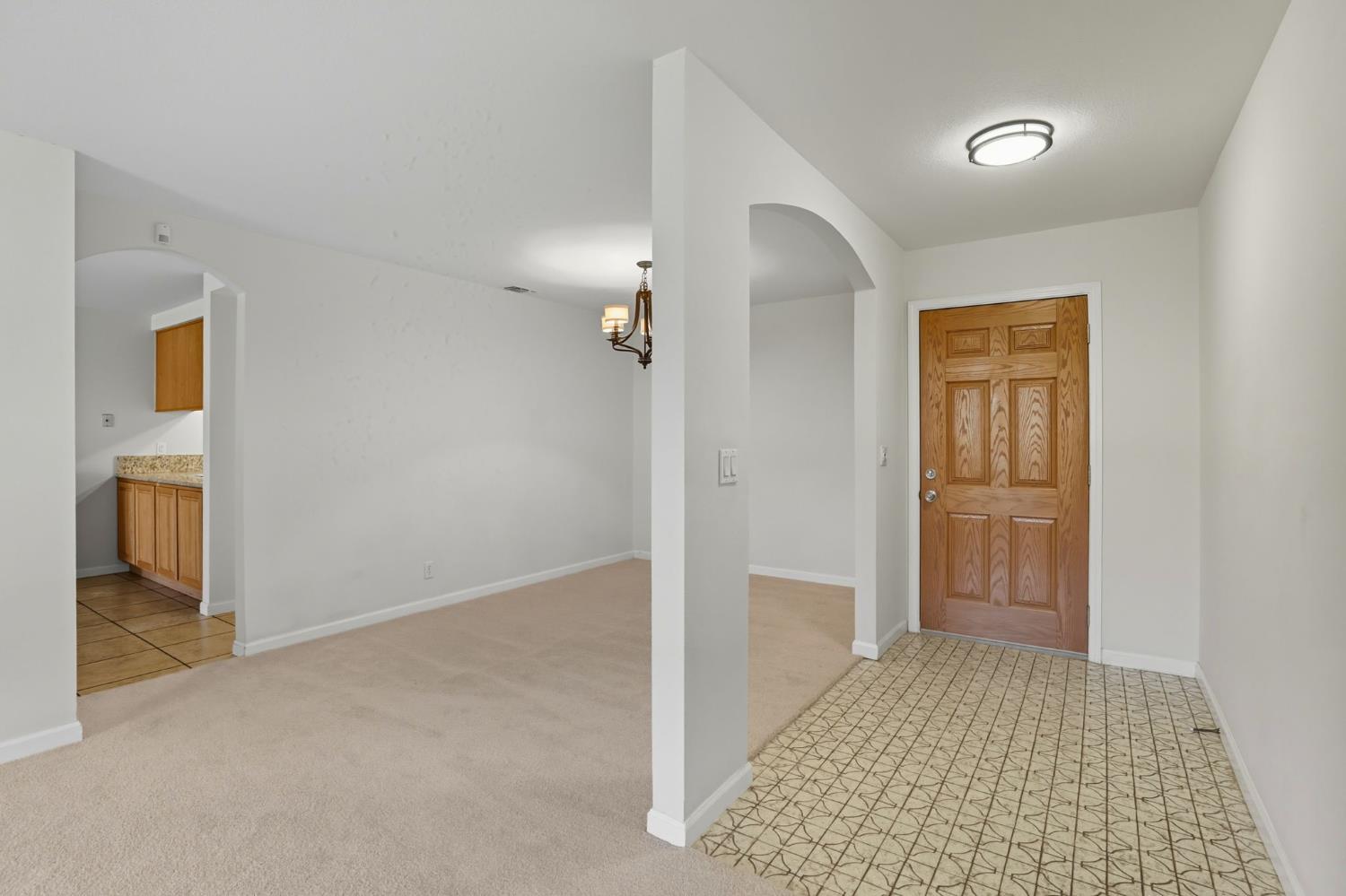 9057 Caldera Way Sacramento, CA 95826 - Photo 6 of 52