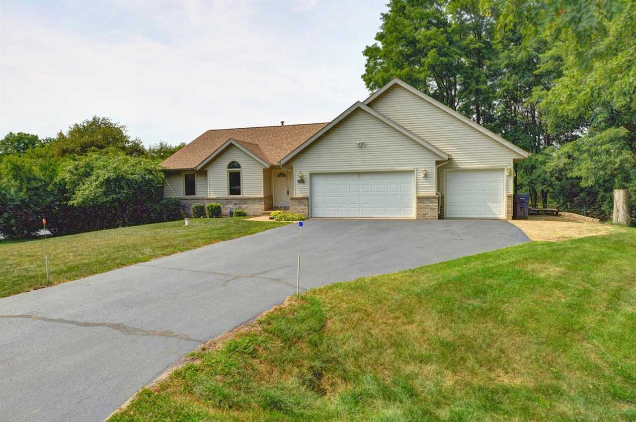 8362 McCurry Road Roscoe, IL 61073 - Photo 1 of 13 Gallery Image 1