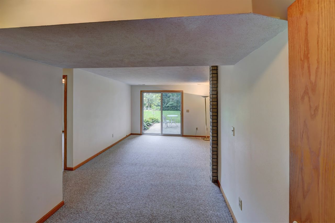 8362 McCurry Road Roscoe, IL 61073 - Photo 12 of 13 Gallery Image 12