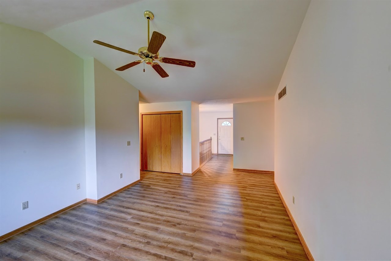 8362 McCurry Road Roscoe, IL 61073 - Photo 4 of 13 Gallery Image 4
