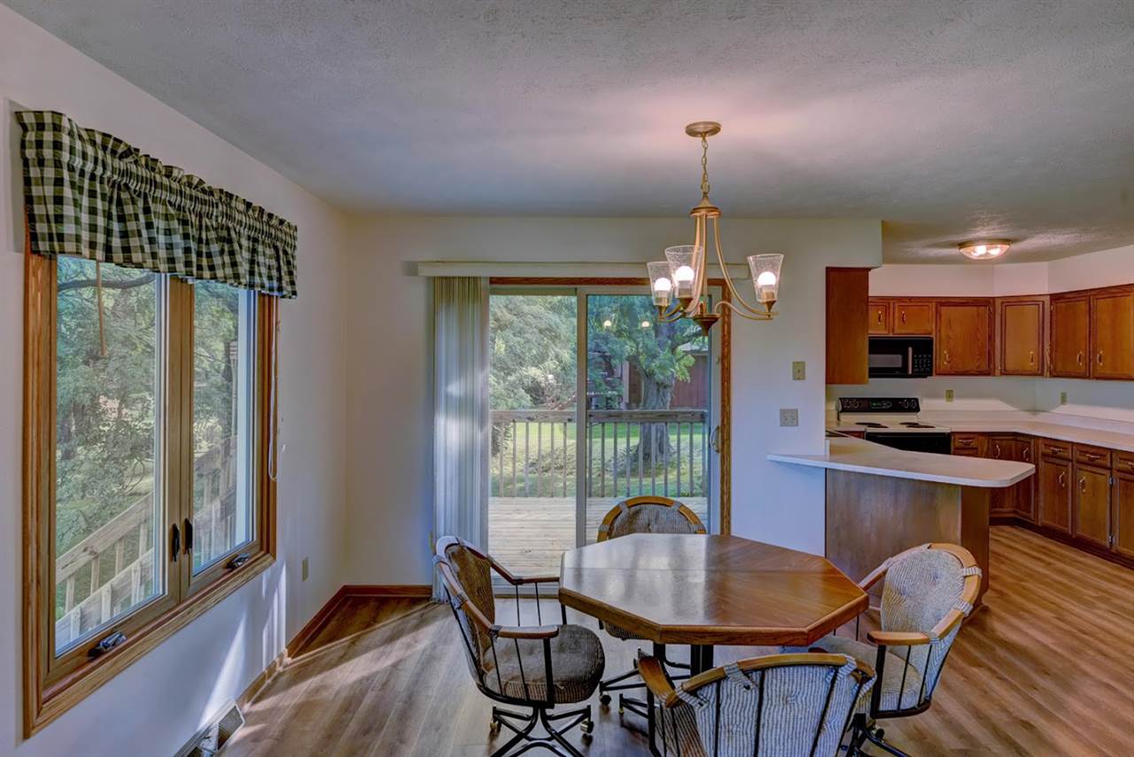 8362 McCurry Road Roscoe, IL 61073 - Photo 6 of 13 Gallery Image 6
