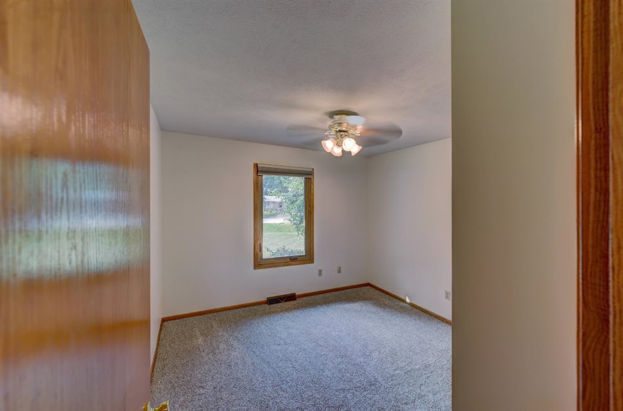 8362 McCurry Road Roscoe, IL 61073 - Photo 10 of 13 Gallery Image 10