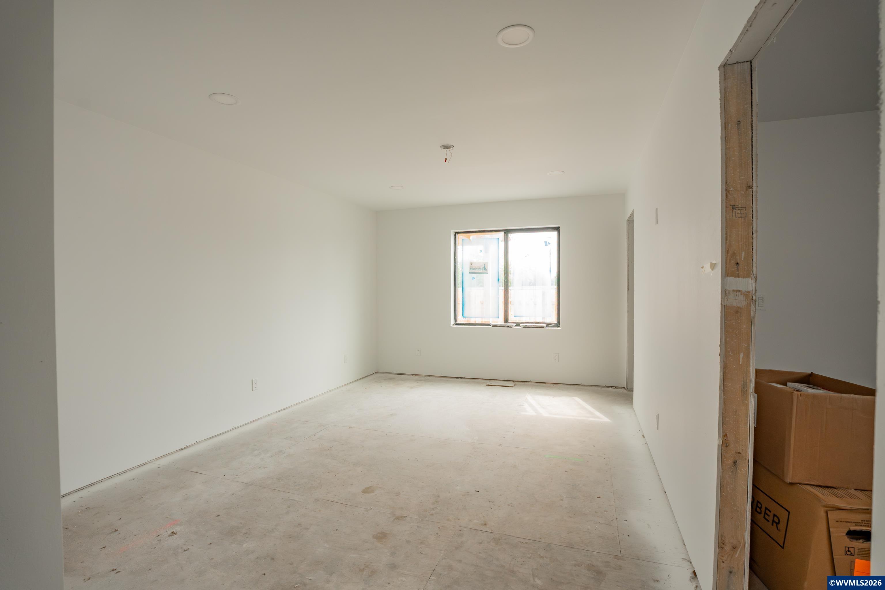 2456 Phillips Way Lebanon, OR 97355 - Photo 8 of 17