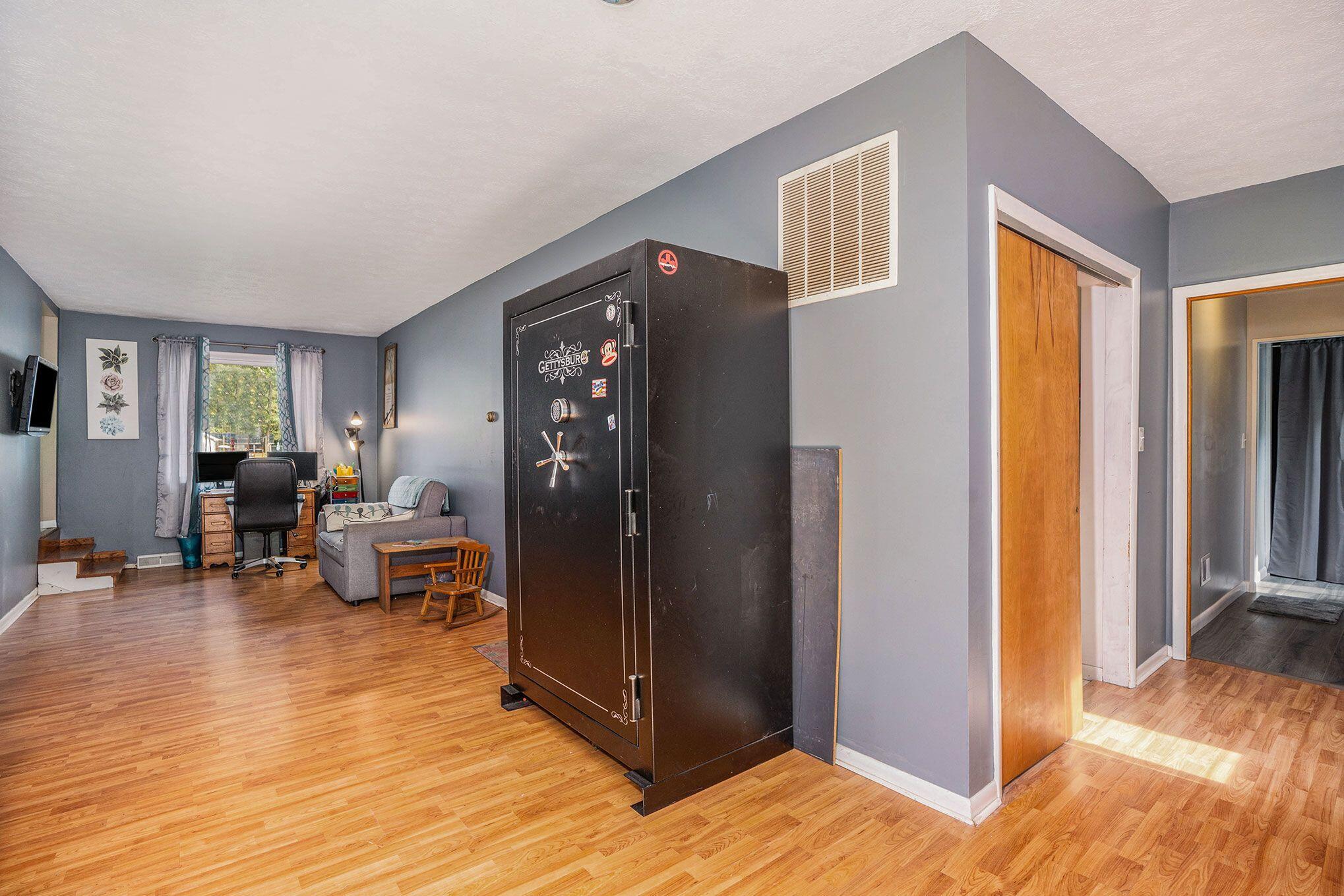 1208 Fulkerson Road Niles, MI 49120 - Photo 6 of 28 1208 Fulkerson family room