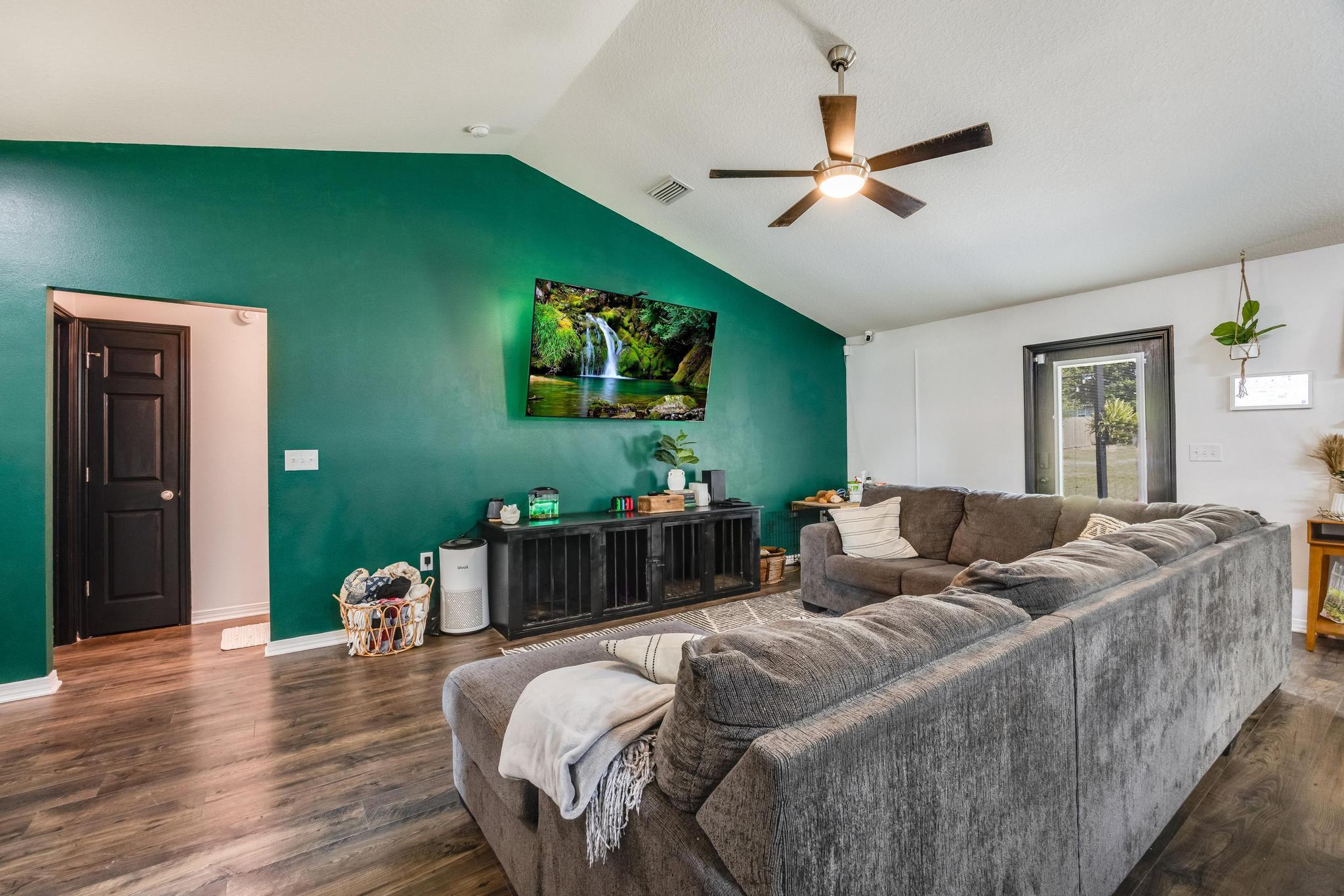 3381 Auburn Road Crestview, FL 32539 - Photo 6 of 46 a living room with furniture and a large window