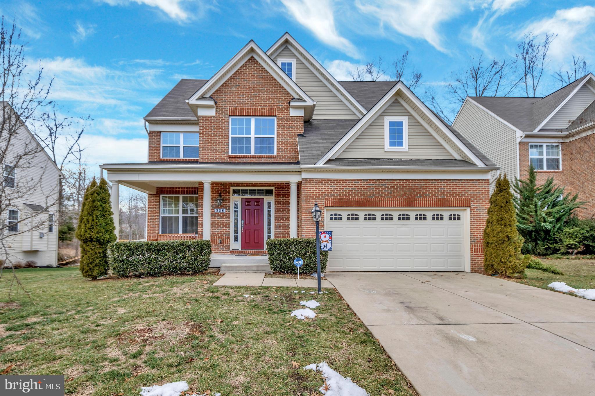 BEAUTIFUL BRICK FRONT!!