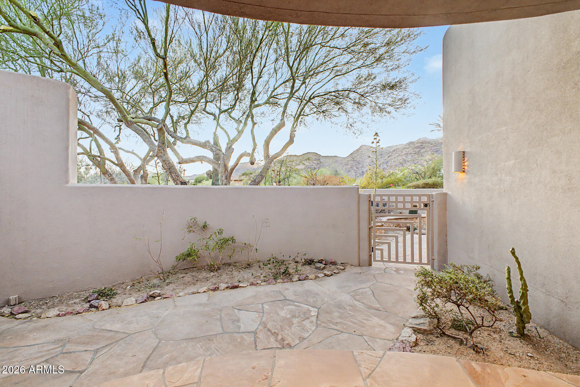11833 South Montezuma Court Phoenix, AZ 85044 - Photo 14 of 113 14 - Montezuma