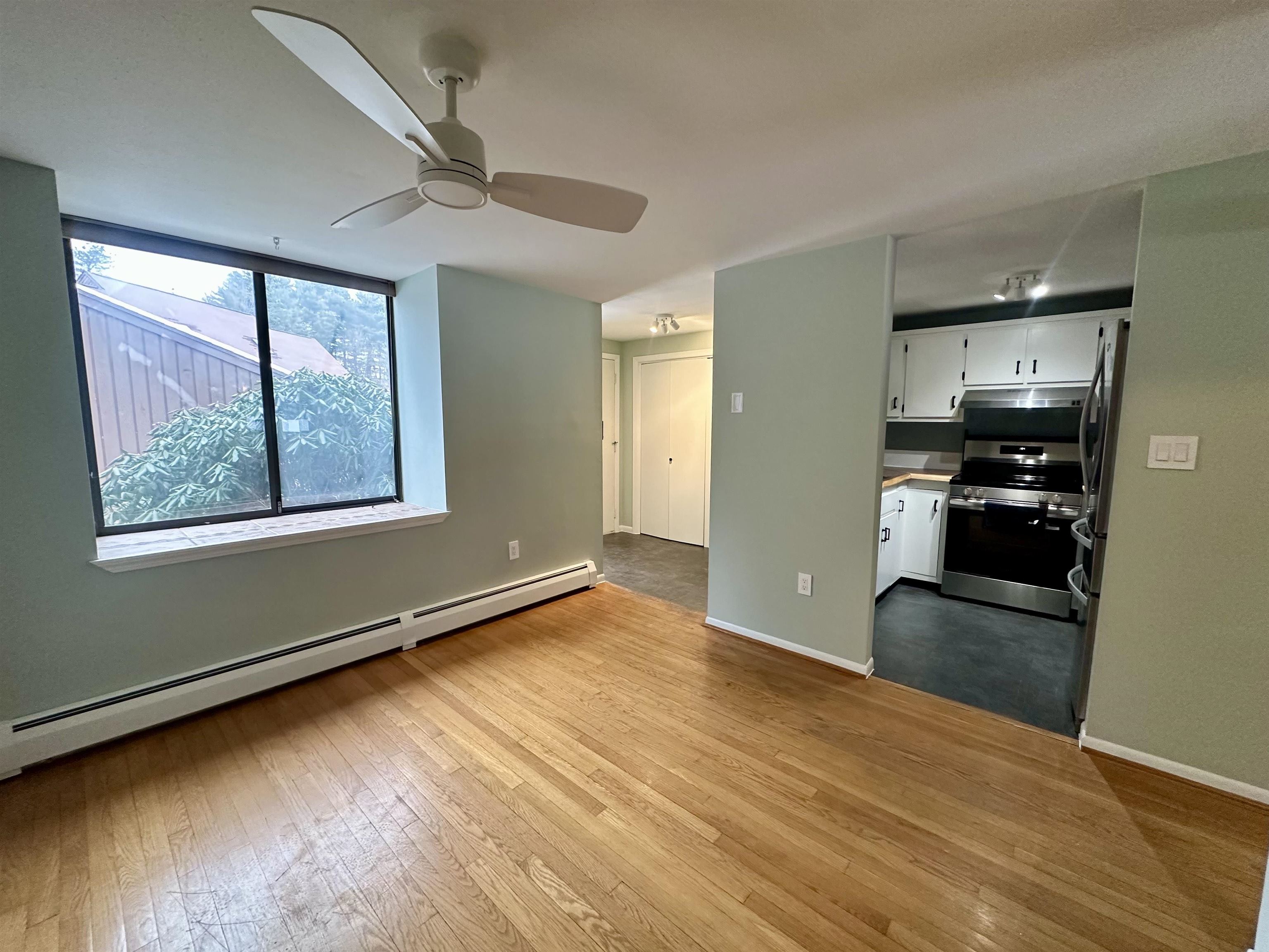 60 Spring Cove Road, Unit 60 Nashua, NH 03062 - Photo 3 of 30