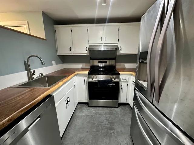 $3,000 | 60 Spring Cove Road, Unit 60, Nashua, NH 03062